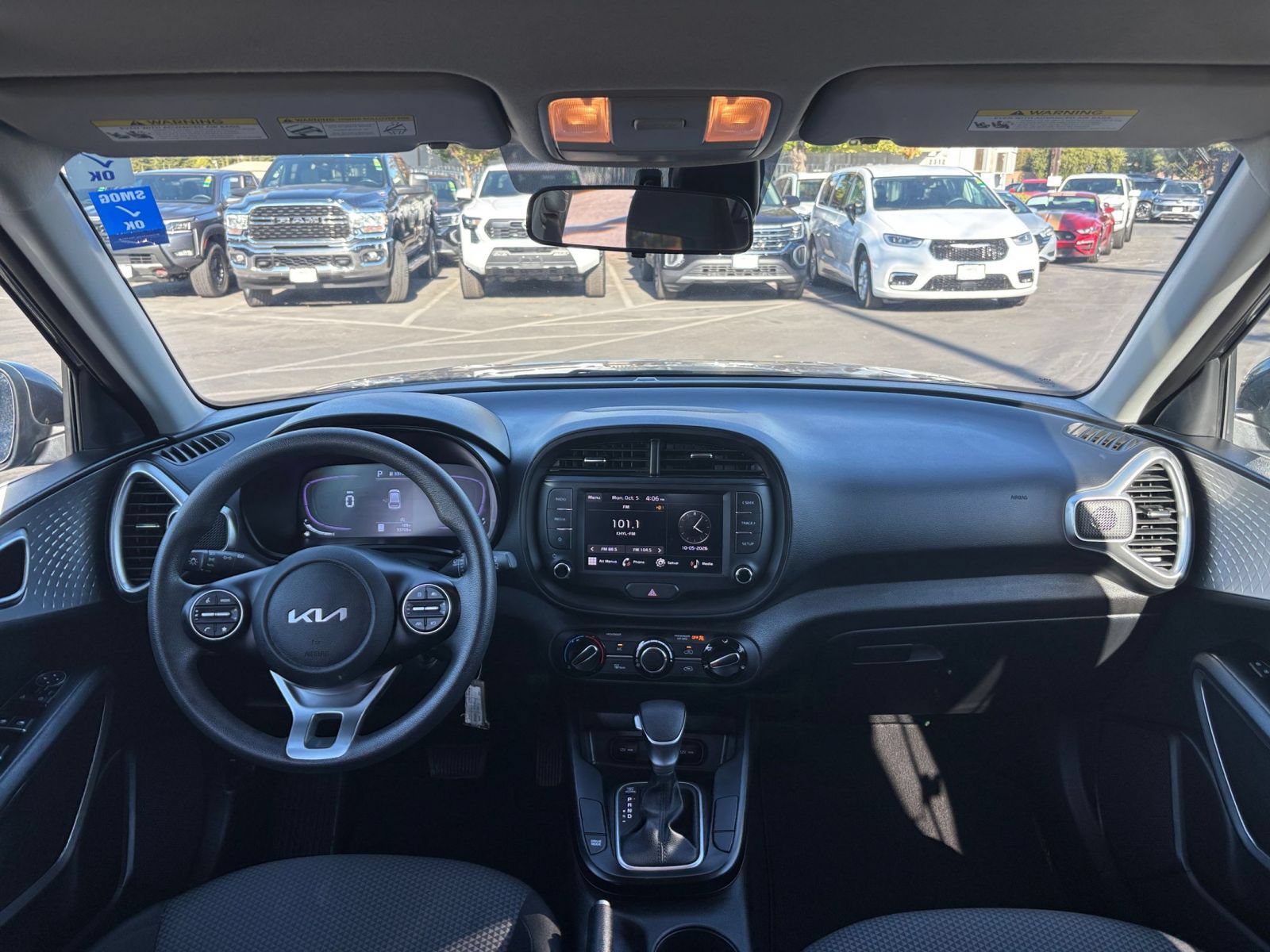 Used 2025 Kia Soul LX w/ LX Technology Package FWD image 30