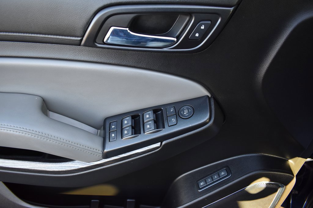 Used 2018 Chevrolet Suburban LT image 12