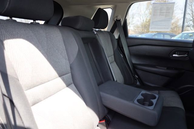 Used 2024 Nissan Rogue SV image 35