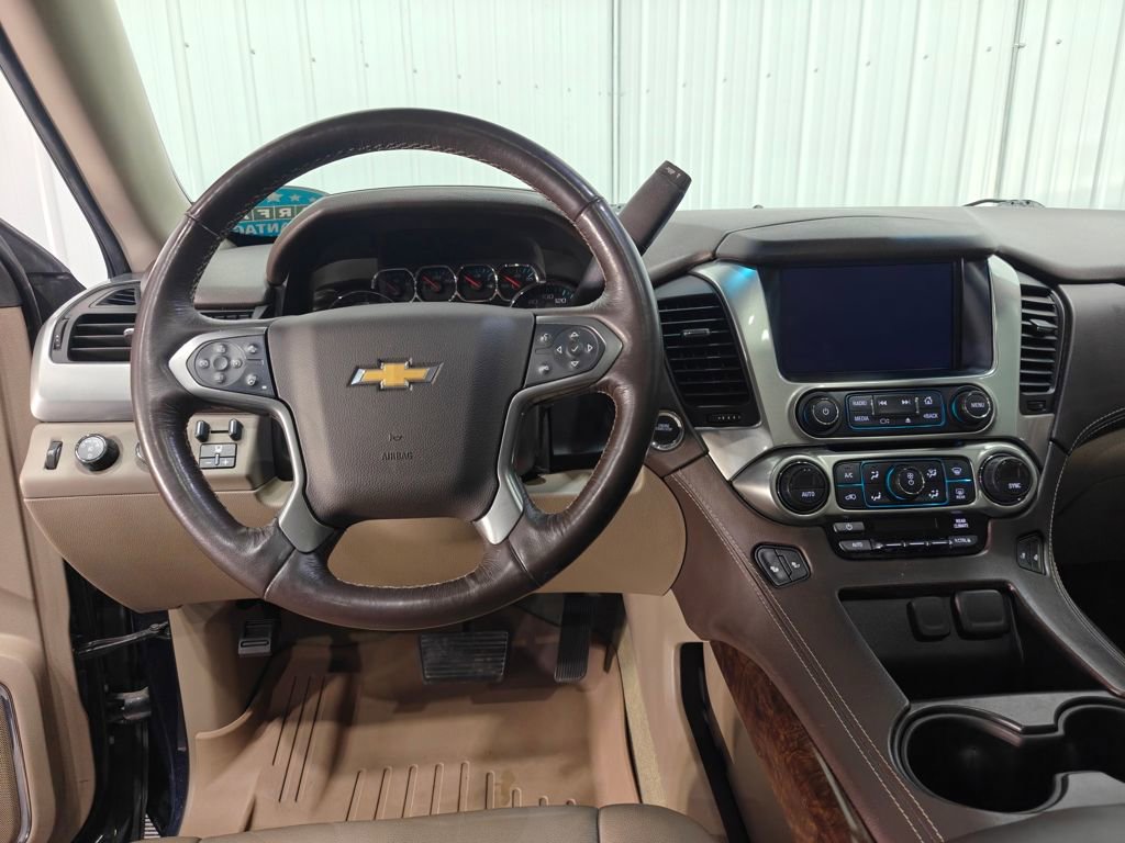 Used 2018 Chevrolet Tahoe LT w/ LT Signature Package AWD/4WD image 4