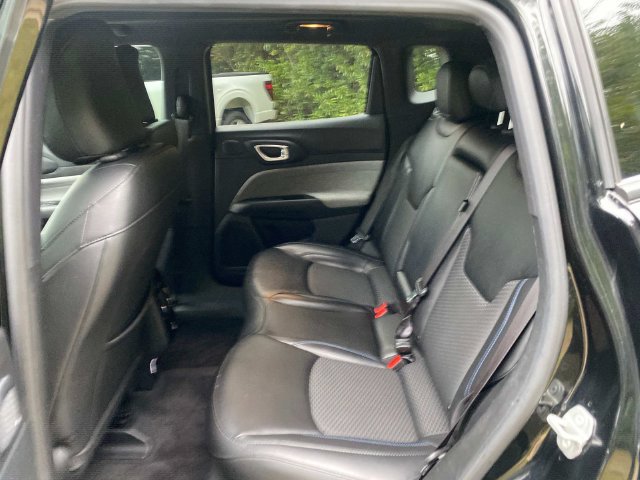 Used 2023 Jeep Compass Latitude w/ Sun and Sound Group AWD/4WD image 9