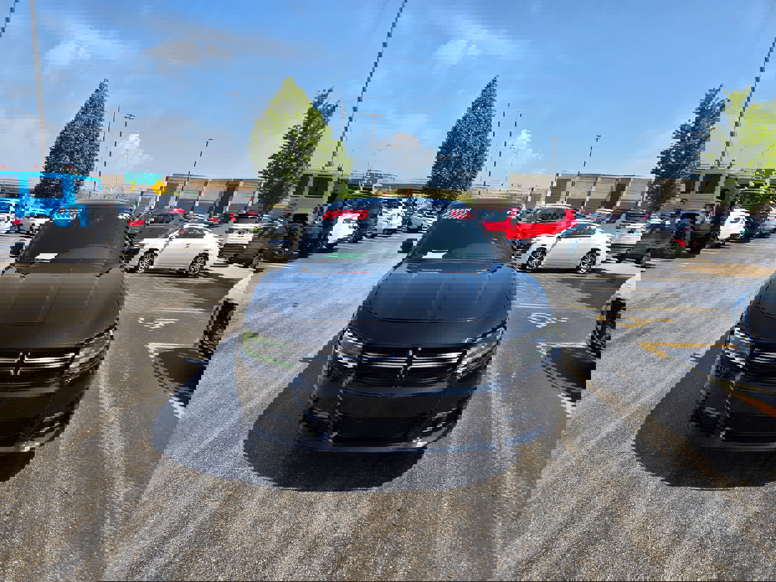 Used 2016 Dodge Charger SE w/ Popular Equipment Group image 2