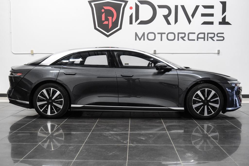 Used 2024 Lucid Air Touring image 9