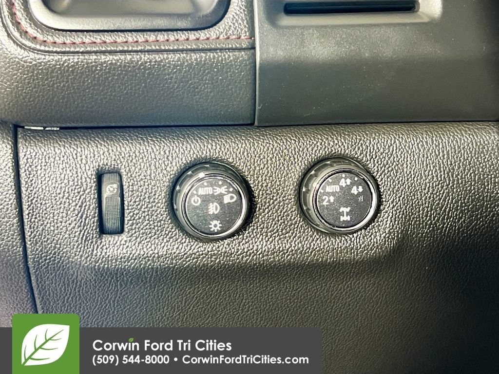 Used 2015 GMC Canyon SLE AWD/4WD image 18
