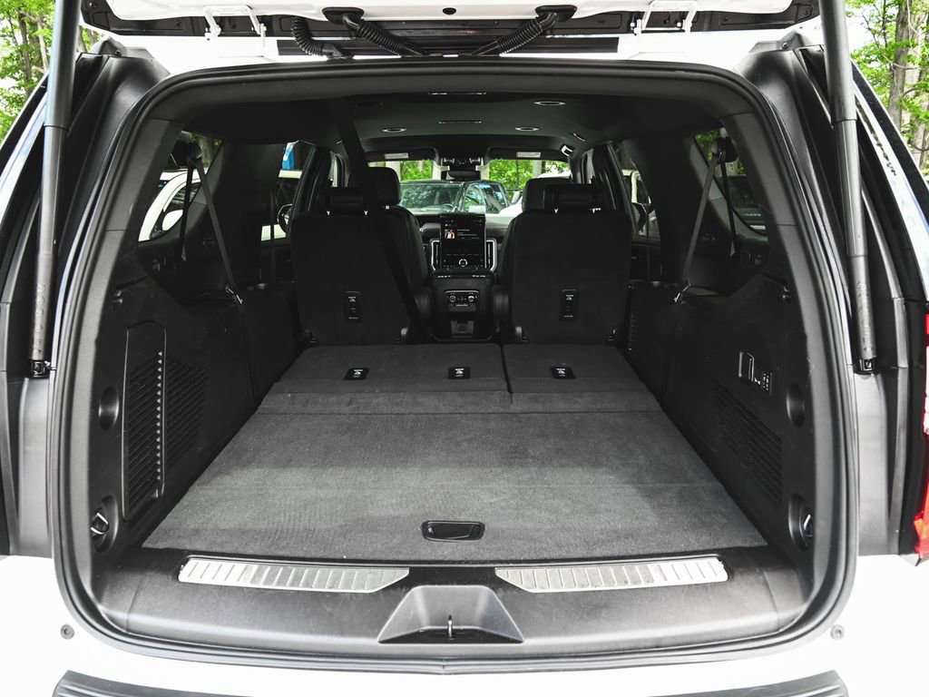 Used 2025 GMC Yukon XL Denali AWD/4WD image 39