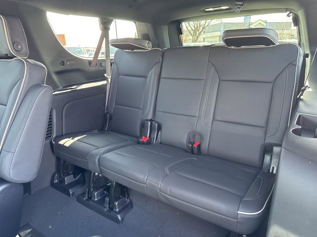 New 2026 Chevrolet Suburban Premier image 17
