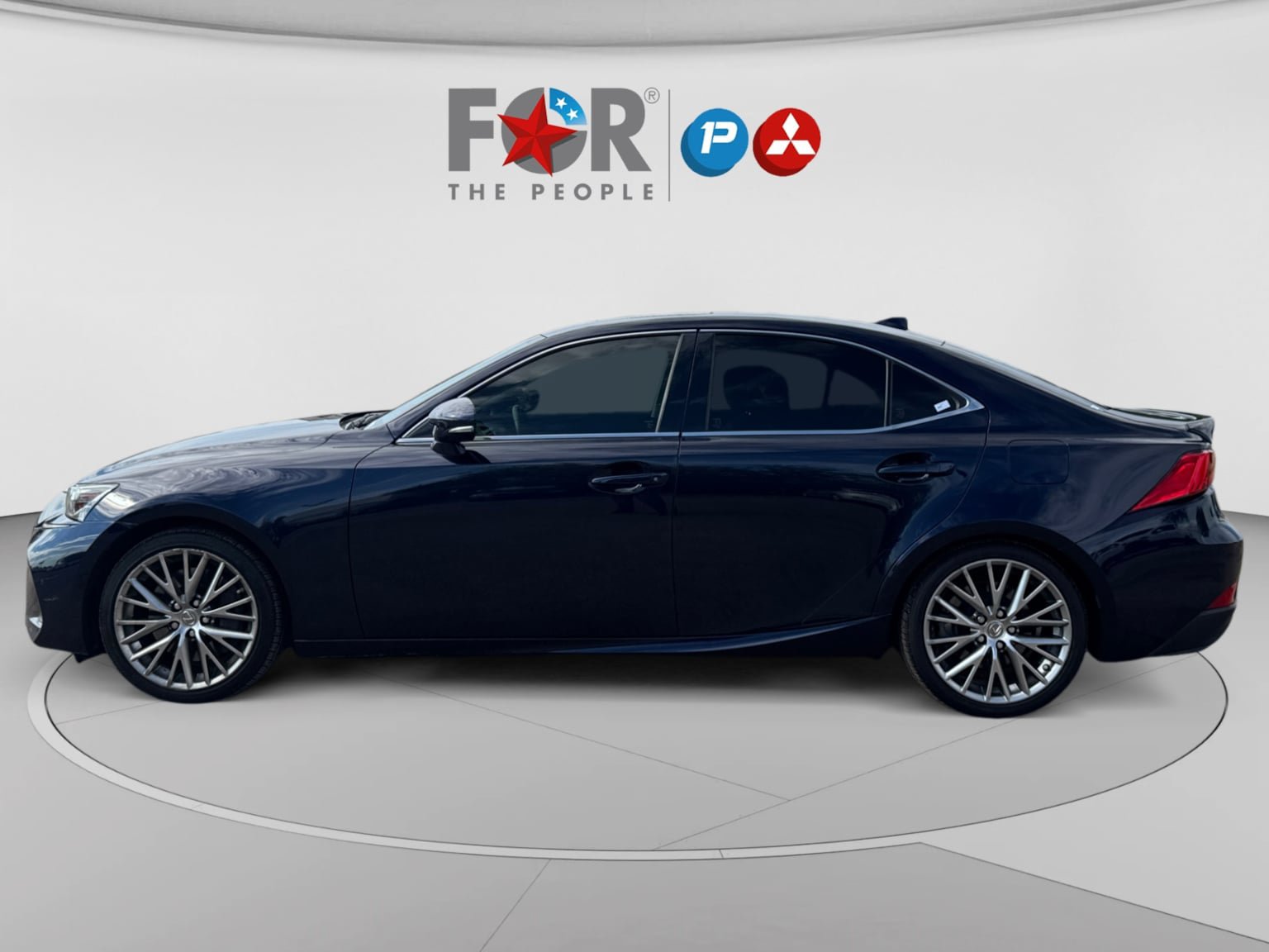Used 2018 Lexus IS 300 w/ Comfort Package RWD image 2