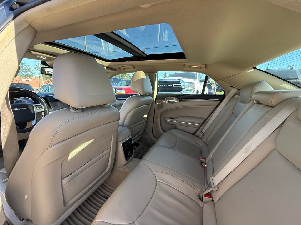 Used 2014 Chrysler 300 w/ Driver Convenience Group RWD image 23