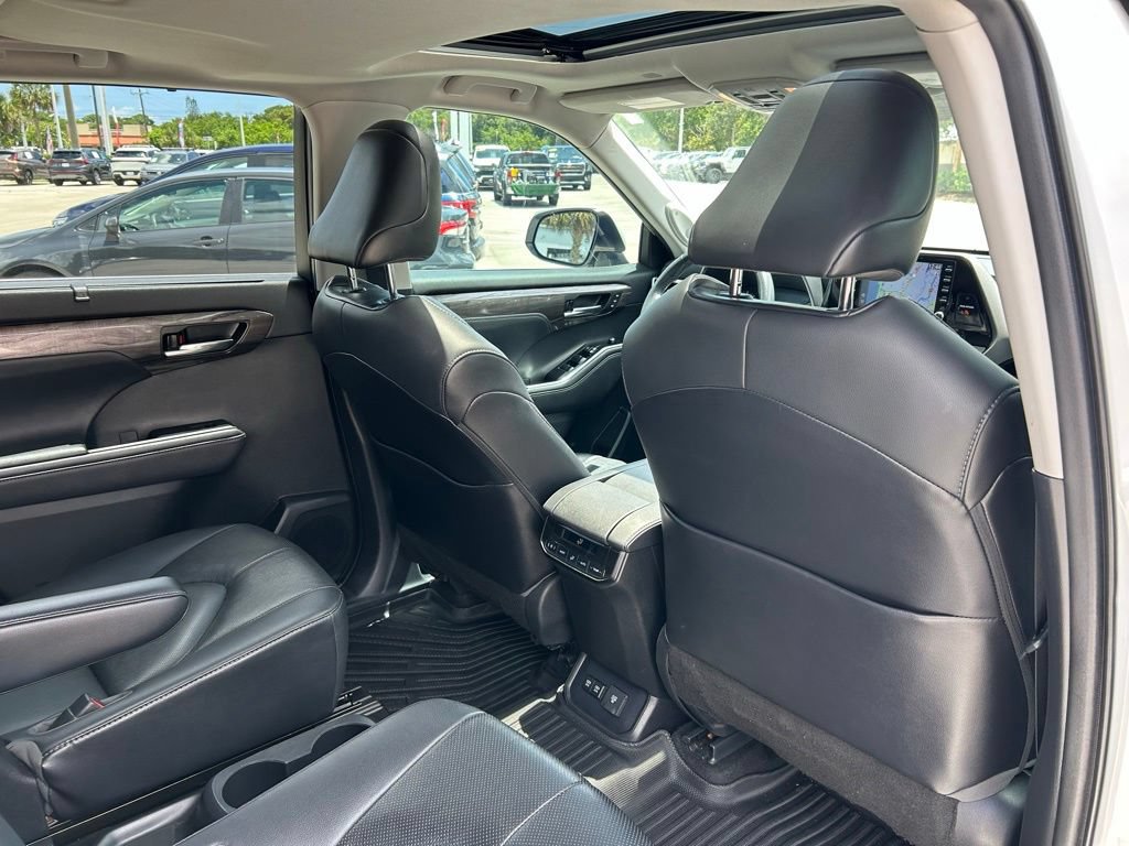 Used 2021 Toyota Highlander Limited AWD/4WD image 48