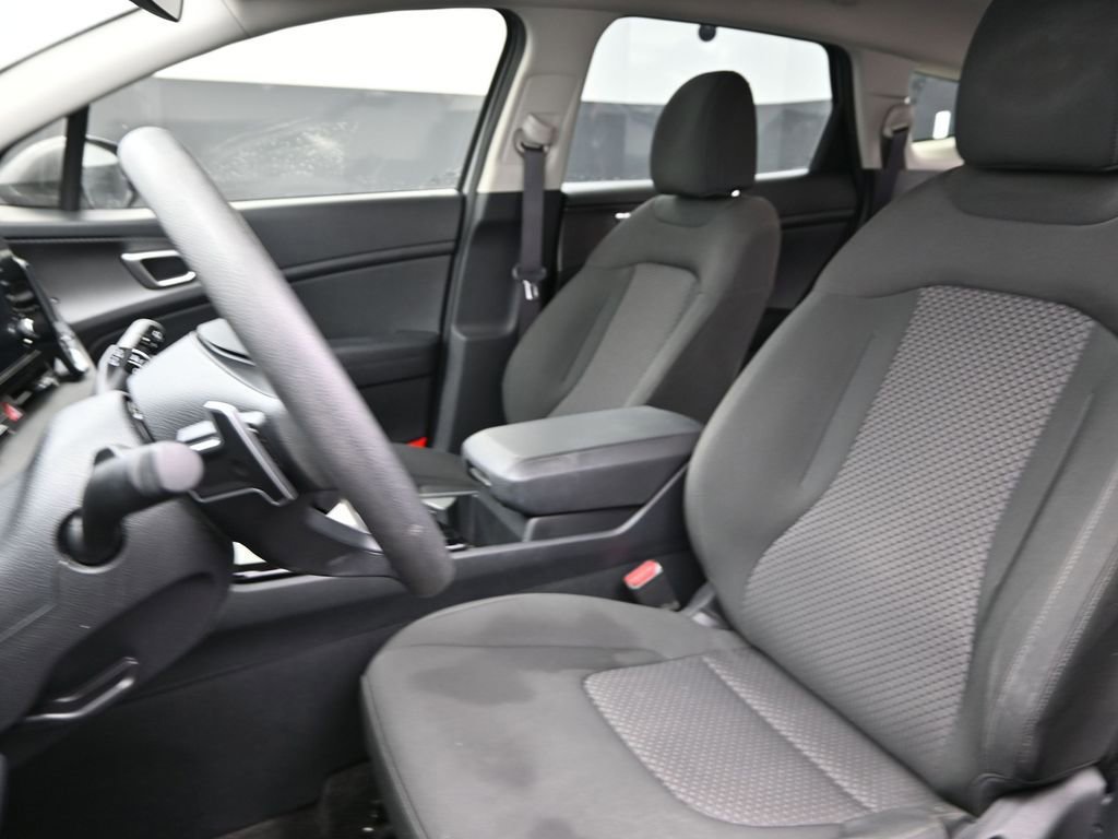 Used 2024 Kia Sportage LX image 14