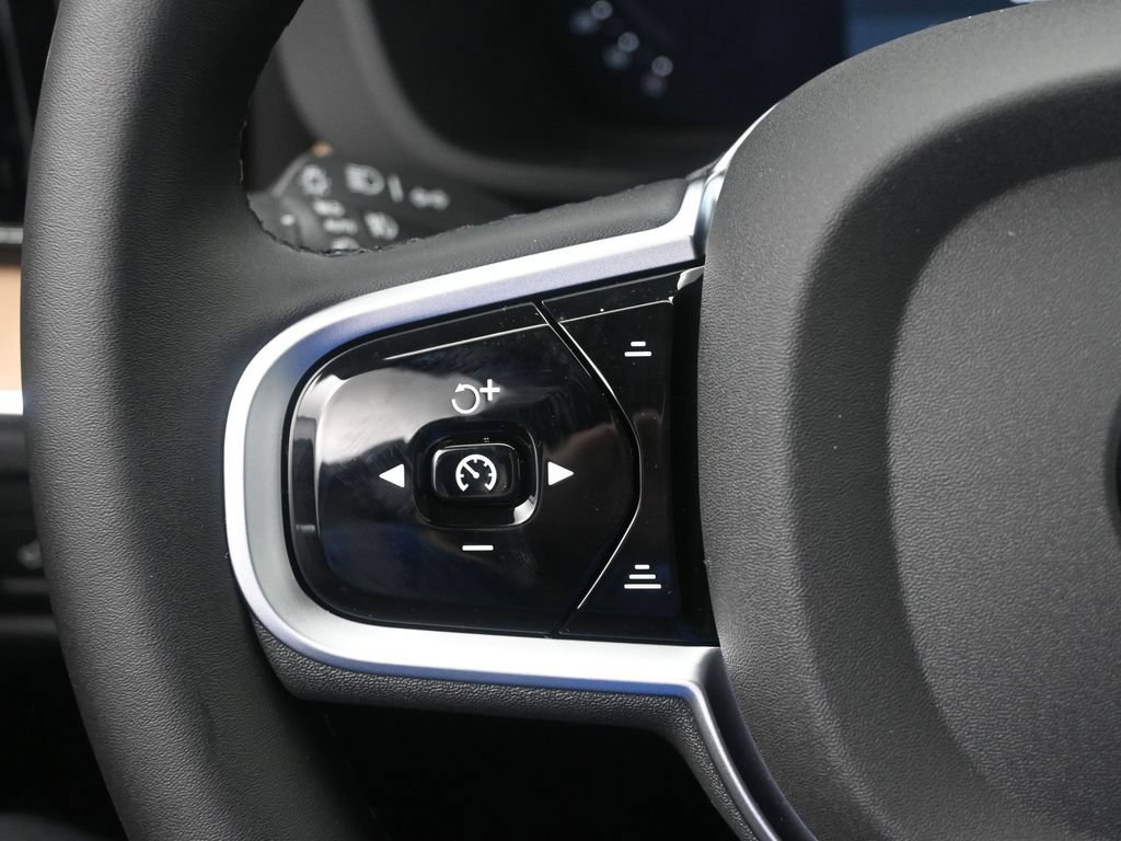 New 2026 Volvo XC60 B5 Plus w/ Protection Package Premier AWD/4WD image 11