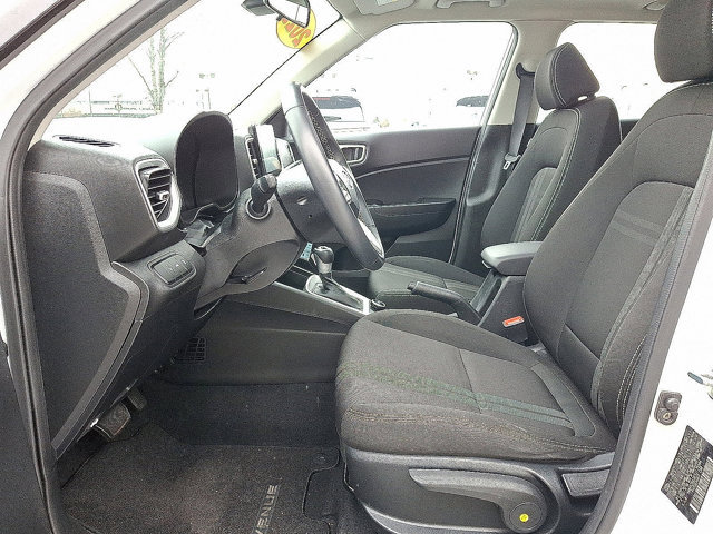 Used 2022 Hyundai Venue SEL image 12