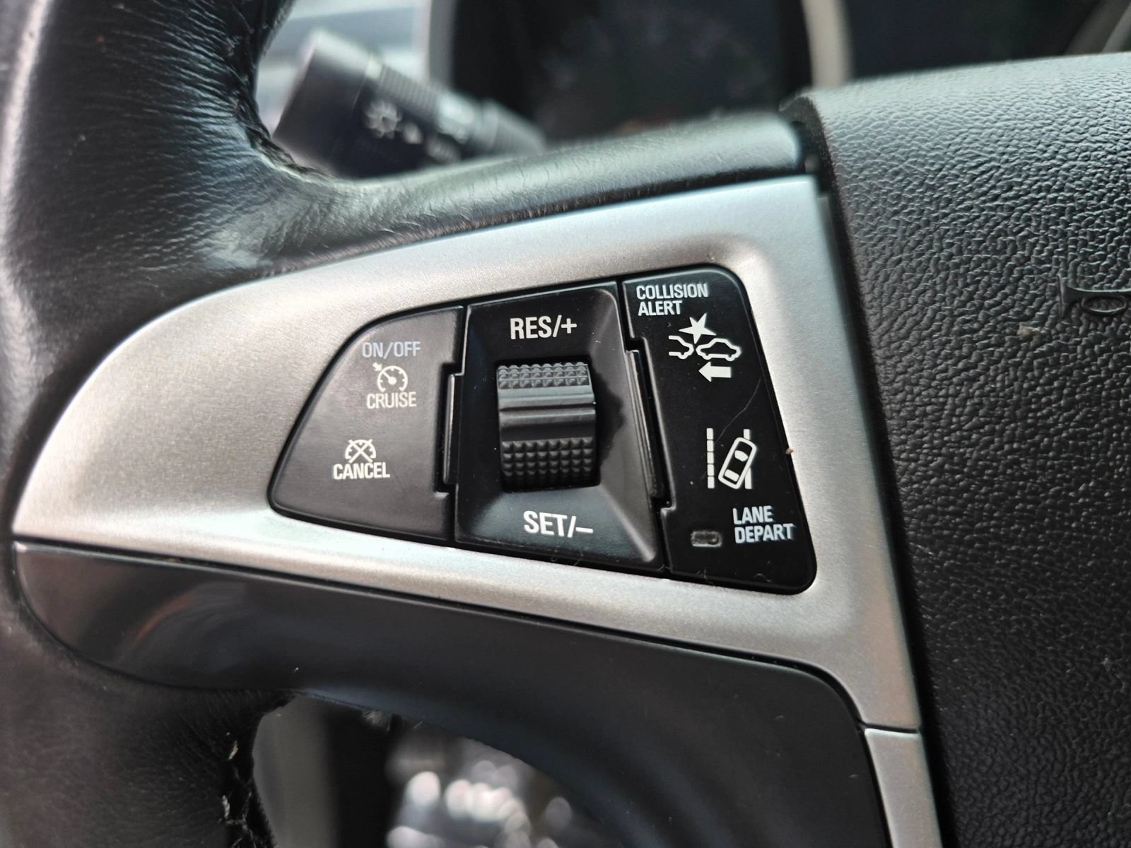 Used 2017 Chevrolet Equinox Premier w/ Enhanced Convenience Package AWD/4WD image 25