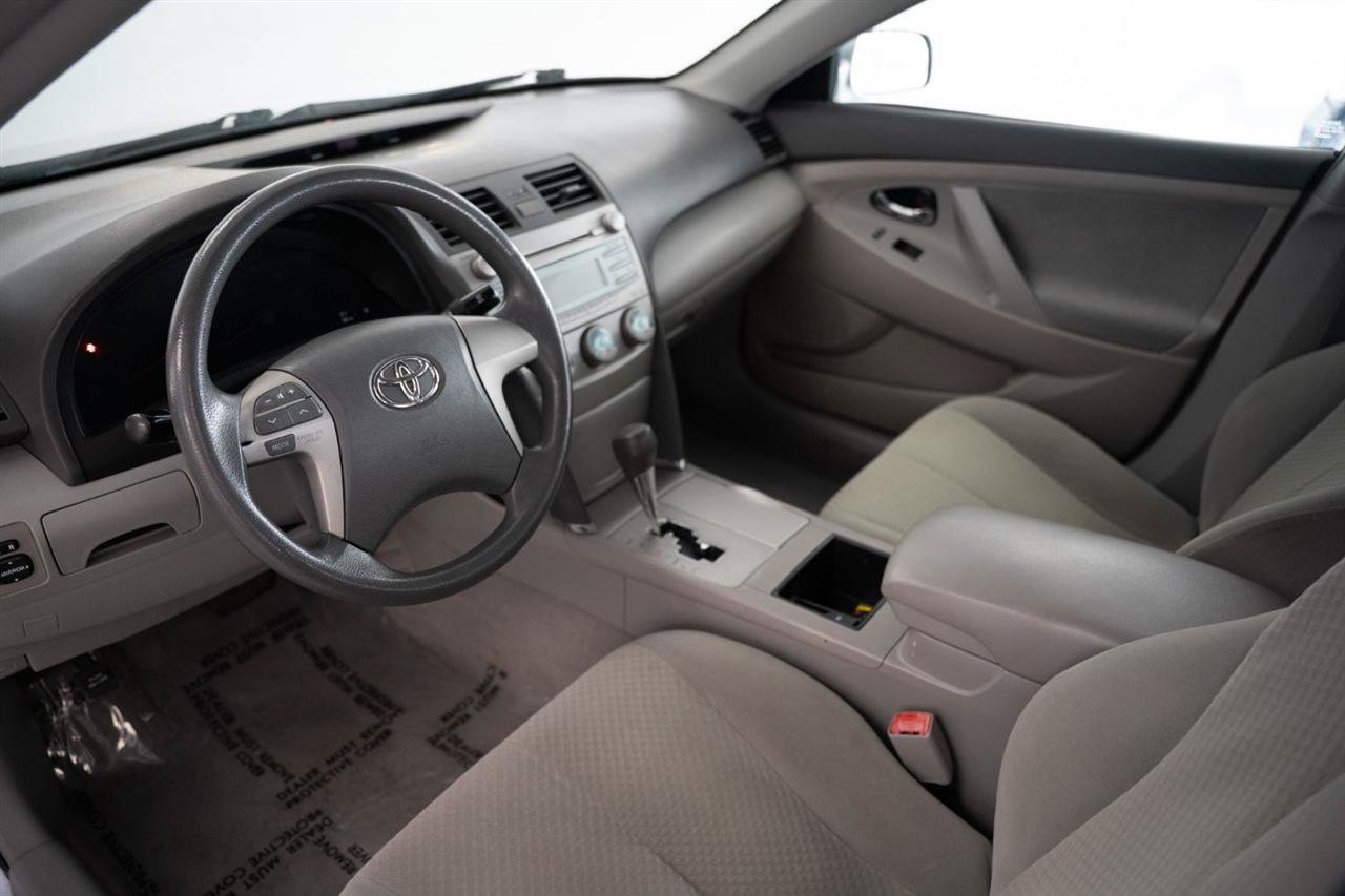 Used 2009 Toyota Camry FWD image 10
