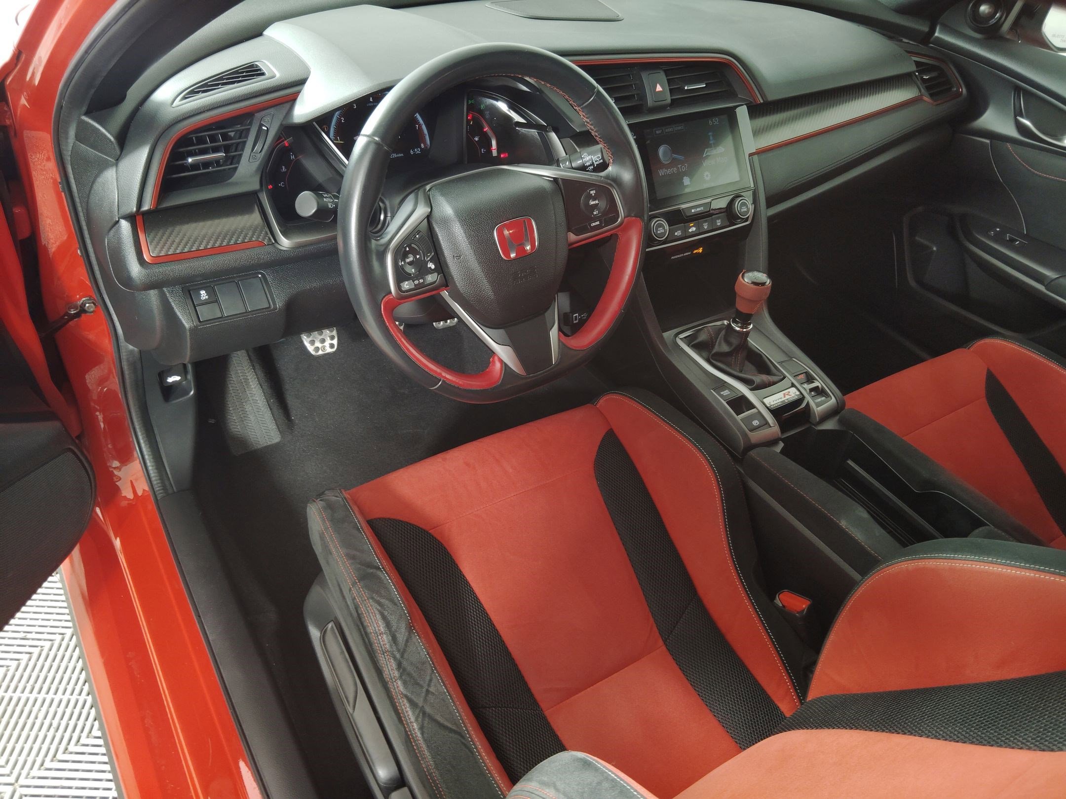 Certified 2018 Honda Civic Type R image 4