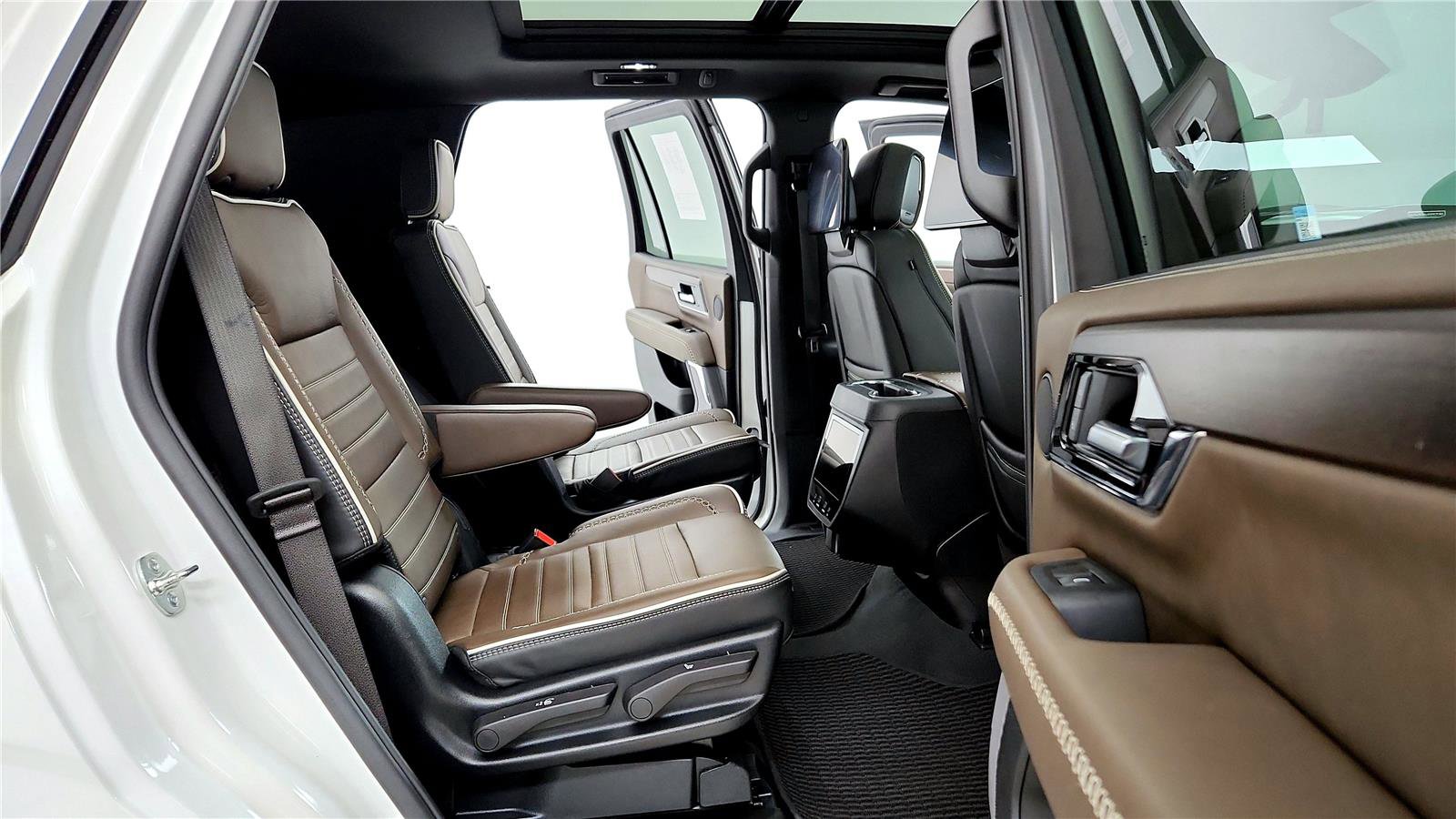 Used 2025 GMC Yukon Denali Ultimate image 15