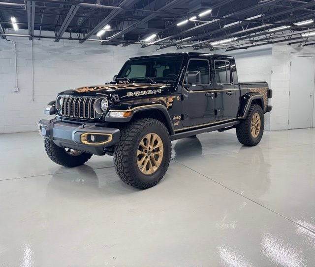Used 2025 Jeep Gladiator Sport AWD/4WD image 1