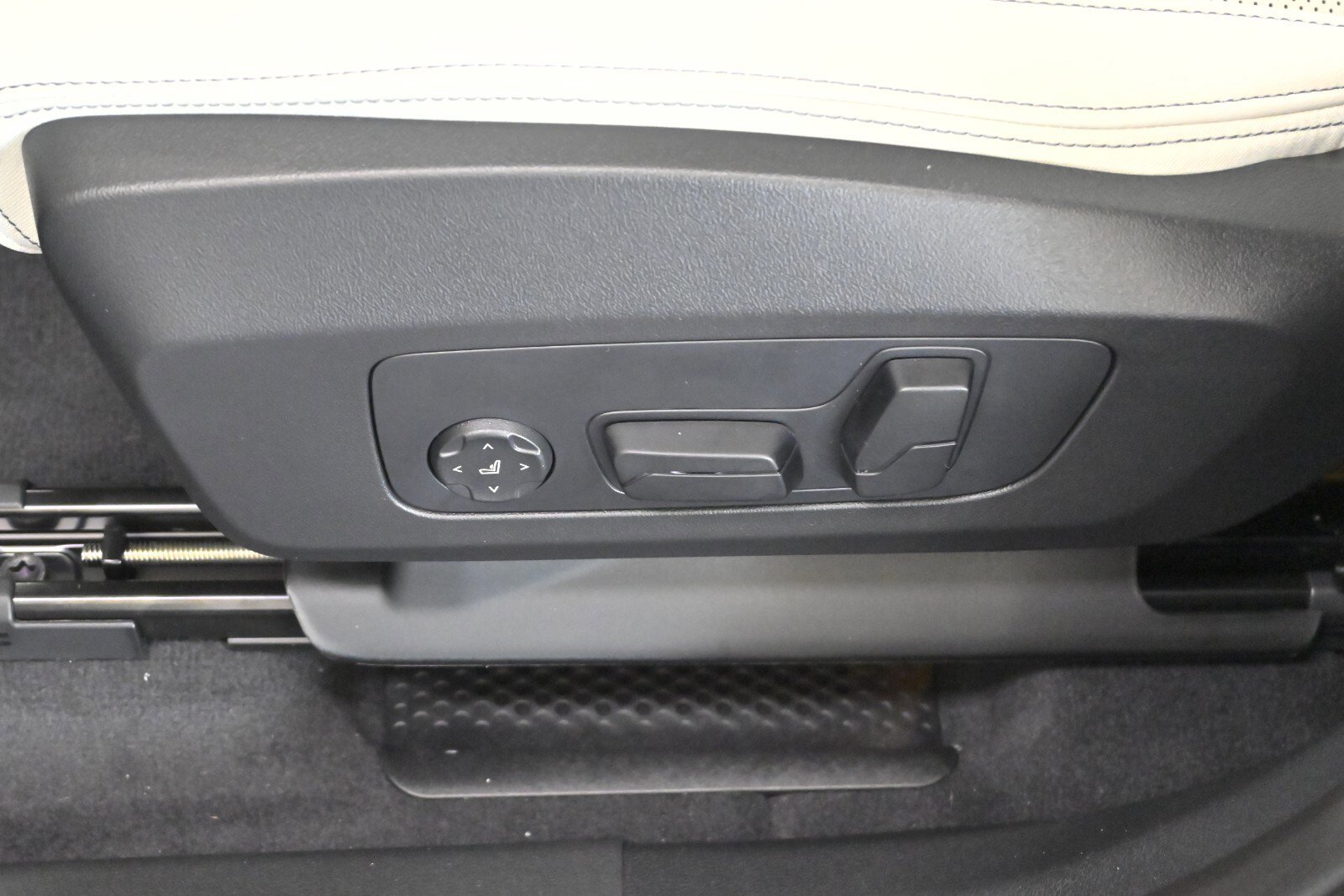 New 2026 BMW X1 xDrive28i w/ Technology Package image 11