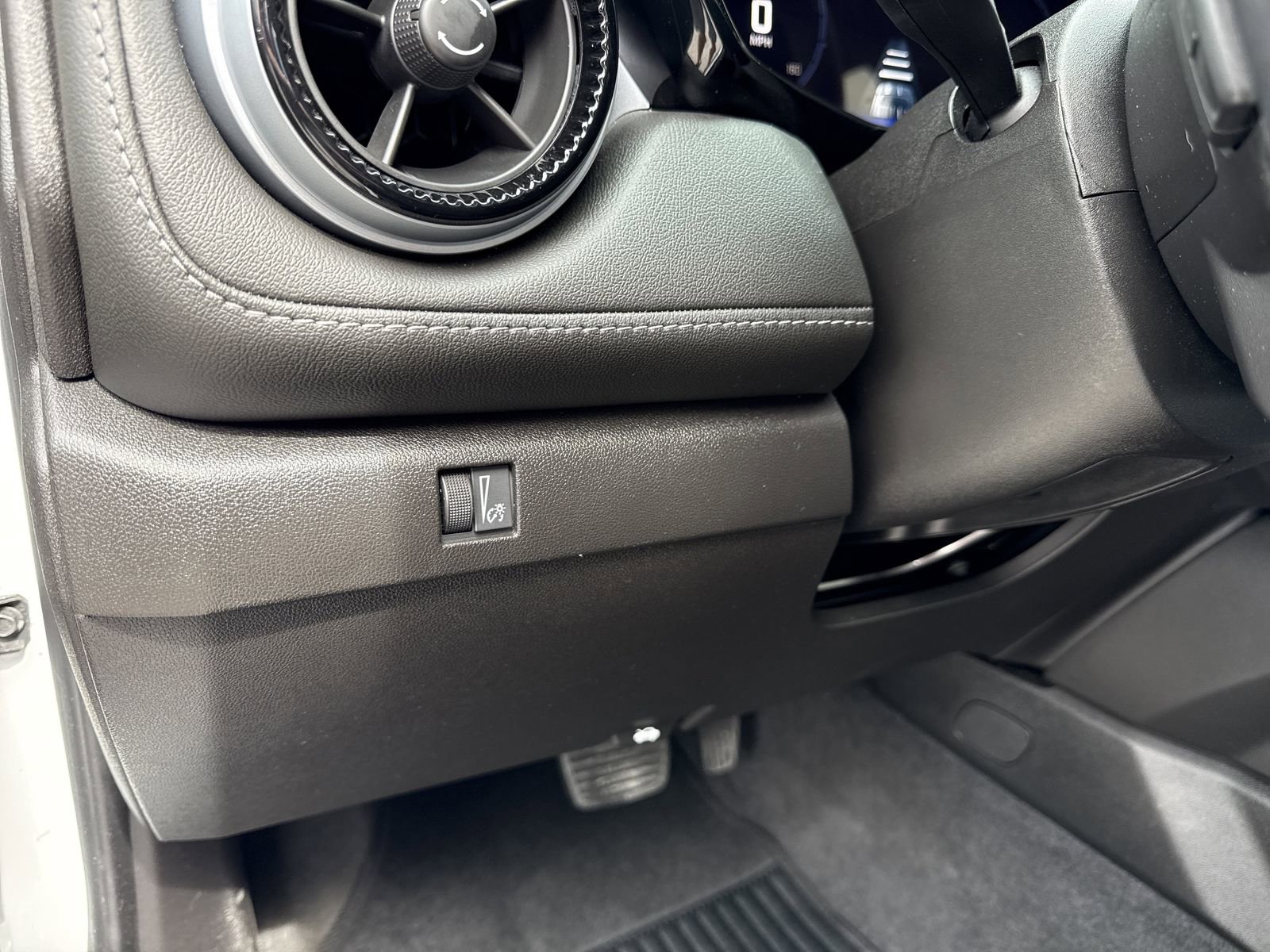 Used 2024 Chevrolet Colorado LT image 15