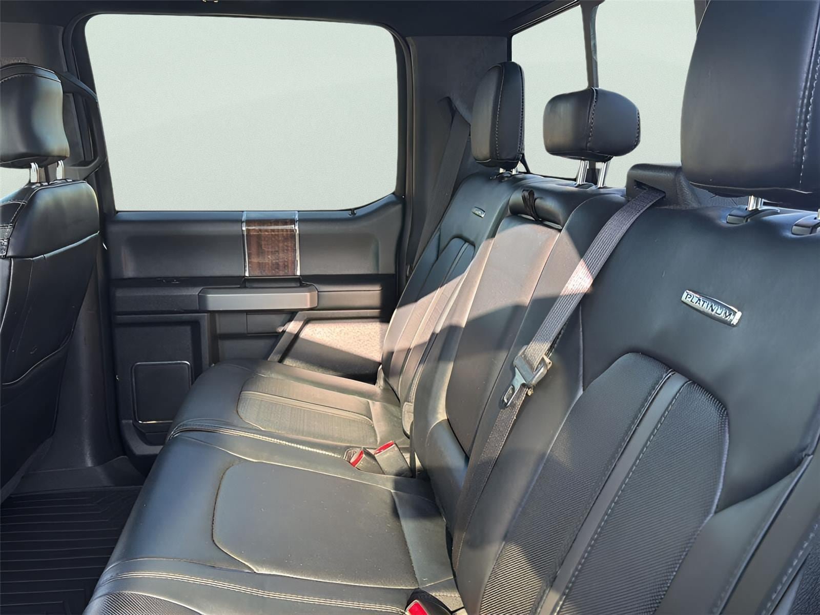 Used 2017 Ford F250 Platinum w/ Platinum Ultimate Package AWD/4WD image 4