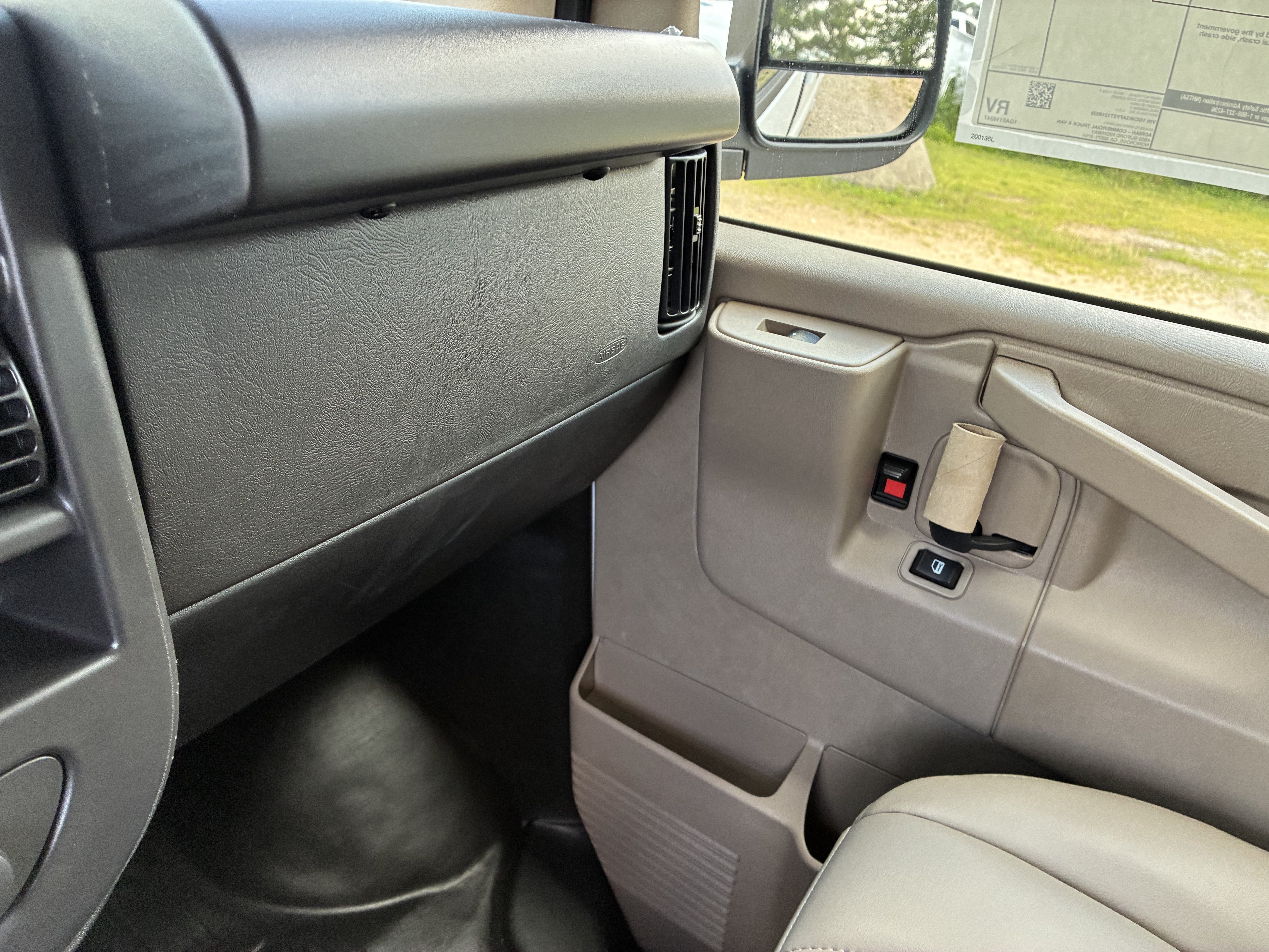 New 2026 Chevrolet Express 2500 w/ Driver Convenience Package RWD image 34
