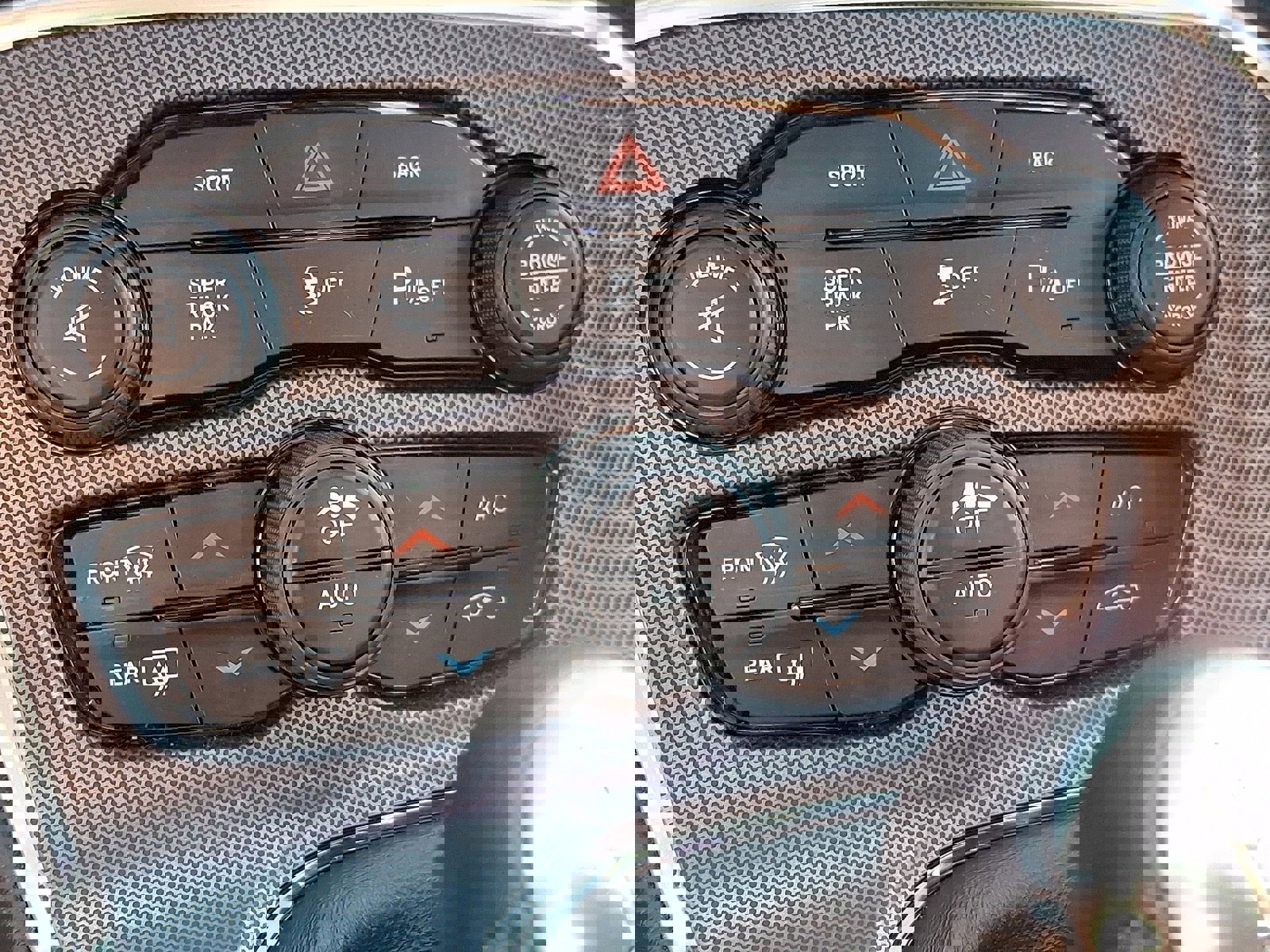 Used 2016 Dodge Challenger R/T Scat Pack w/ Leather Interior Group RWD image 15