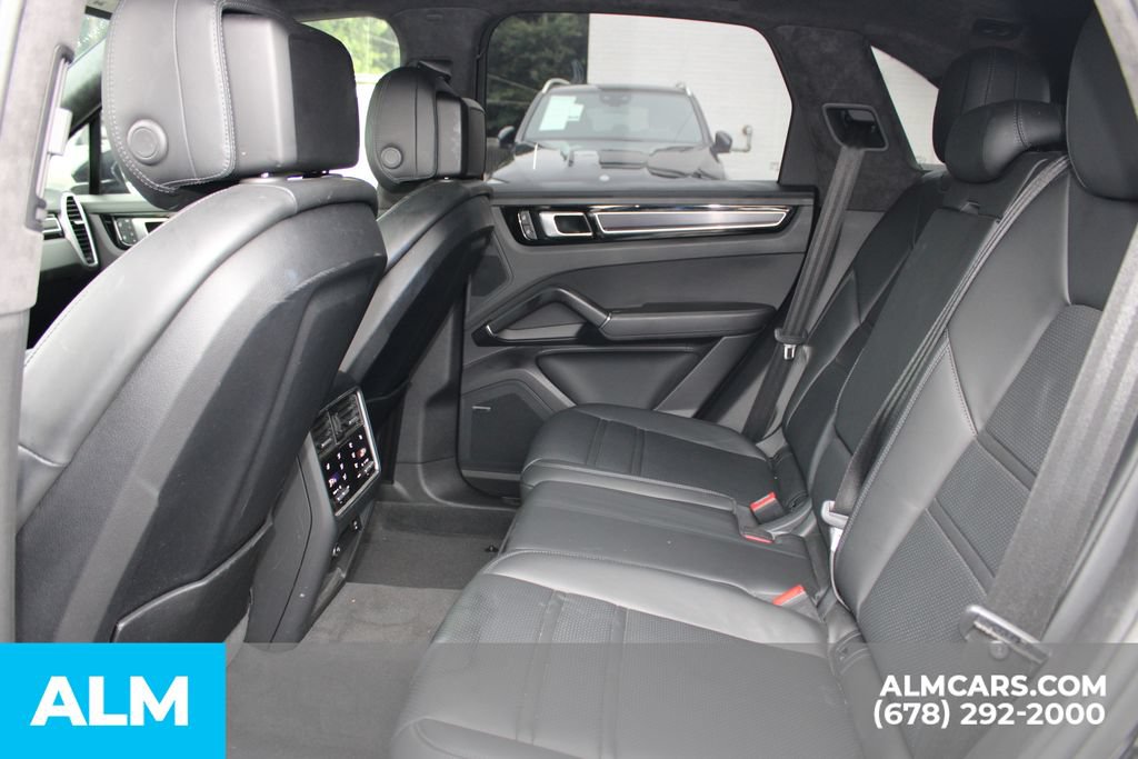 Used 2022 Porsche Cayenne GTS w/ Premium Package Plus AWD/4WD image 16