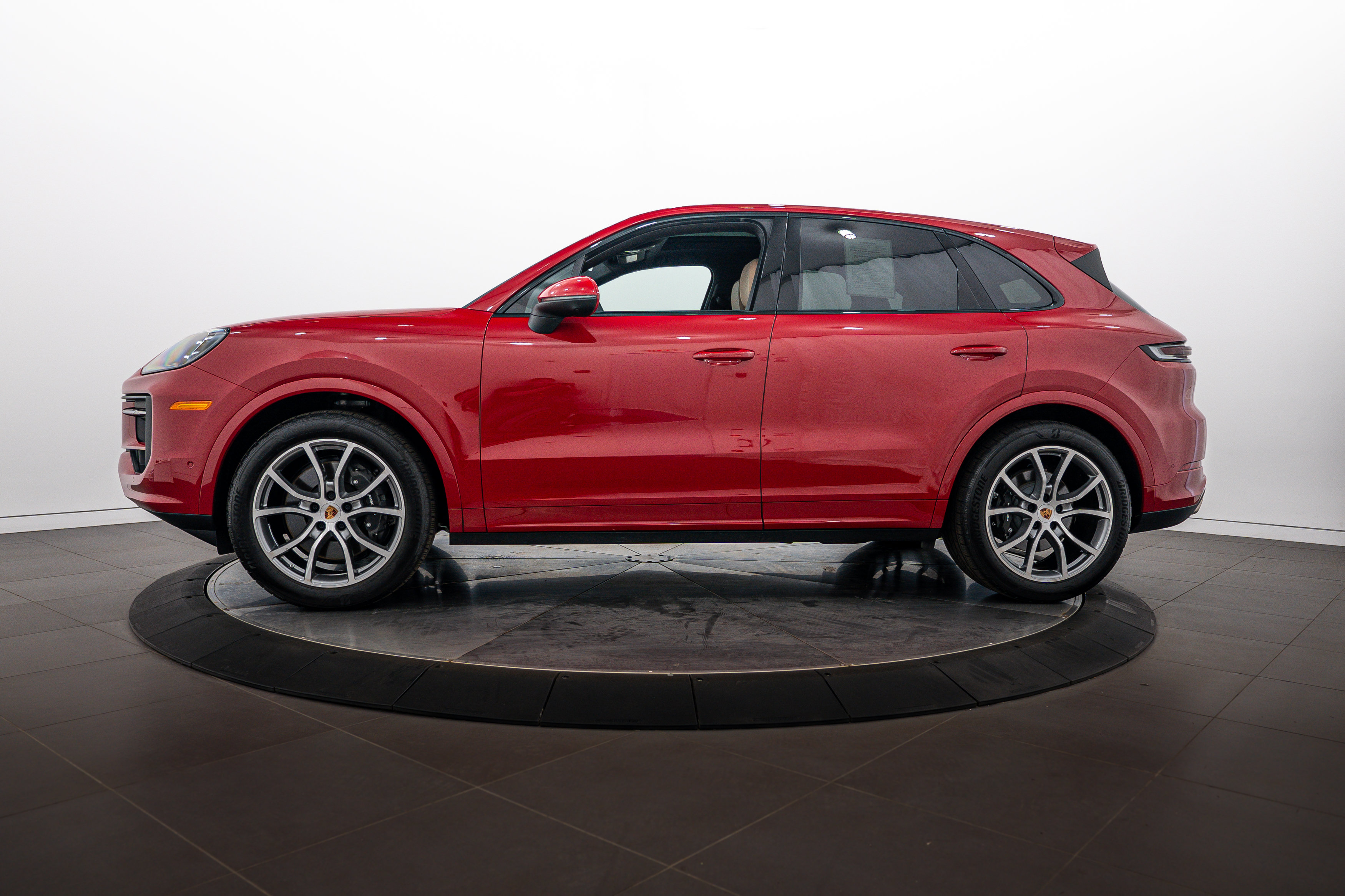 Certified 2026 Porsche Cayenne AWD/4WD image 2