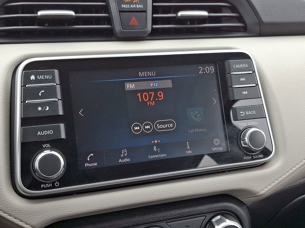 Used 2021 Nissan Versa SV image 17