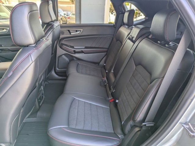 Used 2024 Ford Edge ST-Line image 17