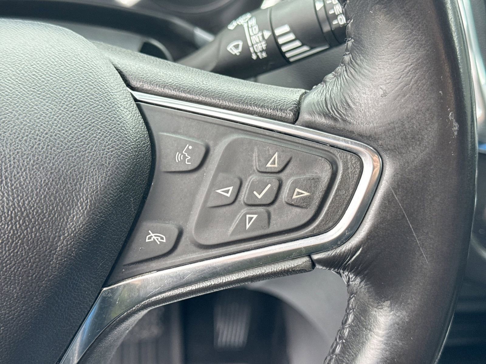 Used 2019 Chevrolet Equinox LT image 18