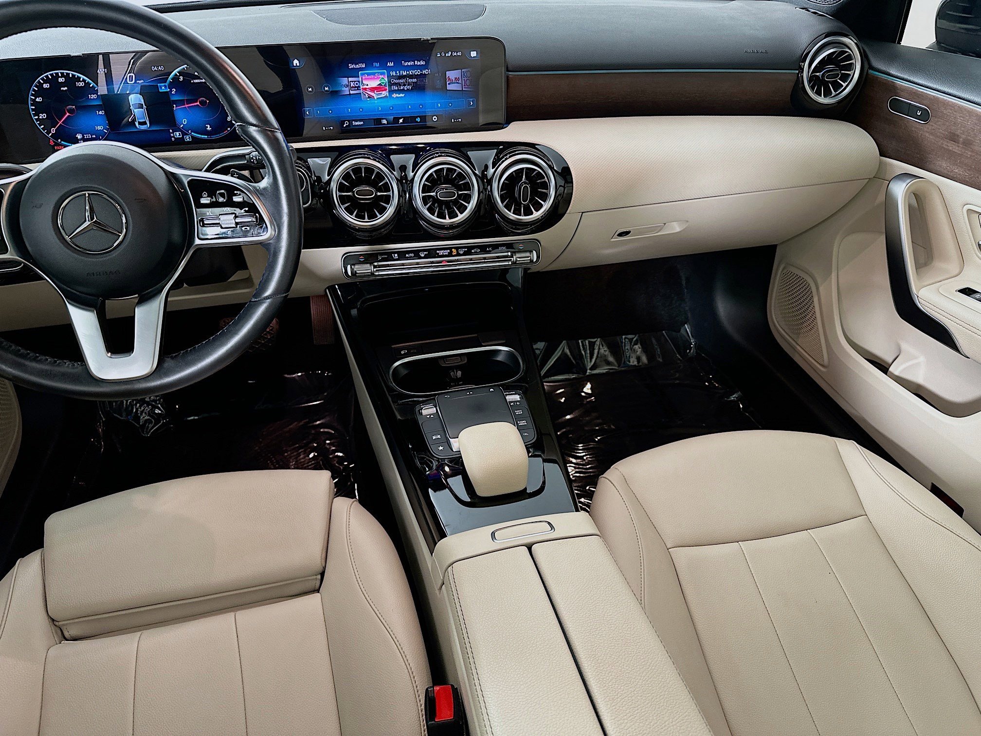 Used 2022 Mercedes-Benz A 220 4MATIC image 25