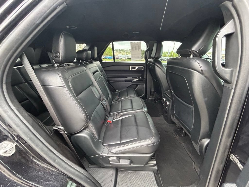Used 2020 Ford Explorer XLT w/ Equipment Group 202A AWD/4WD image 31