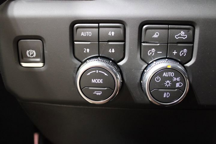 New 2026 GMC Sierra 2500 AT4 w/ Technology Package AWD/4WD image 43