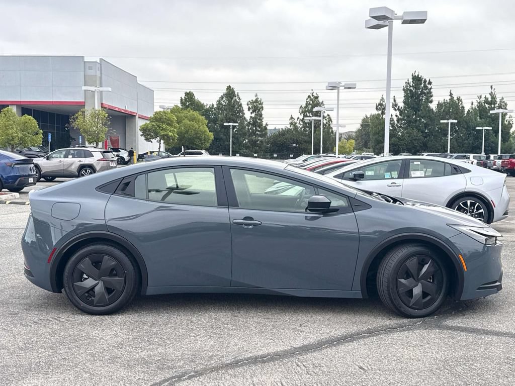 Certified 2023 Toyota Prius Prime FWD image 3