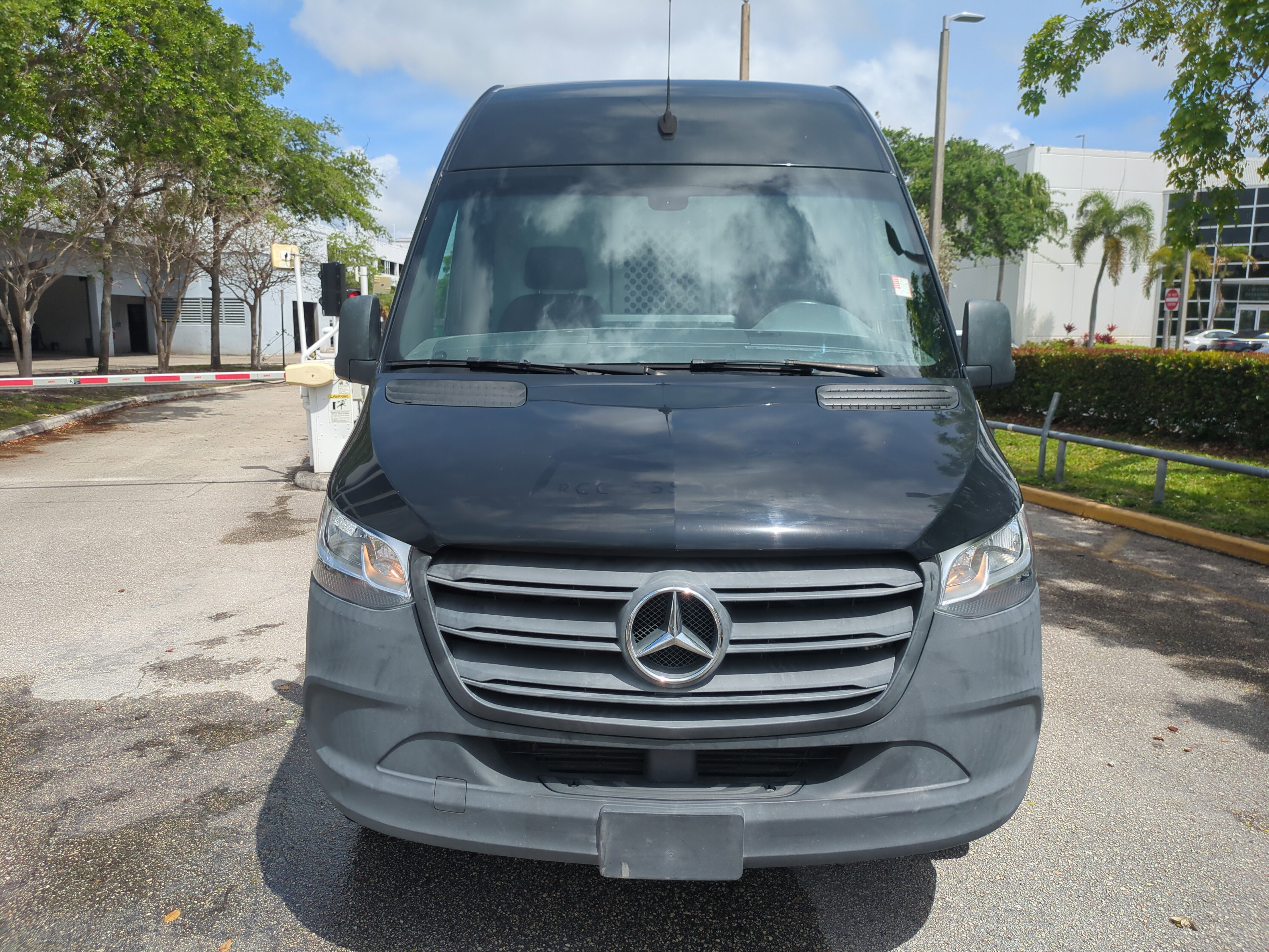 Used 2022 Mercedes-Benz Sprinter 2500 image 3
