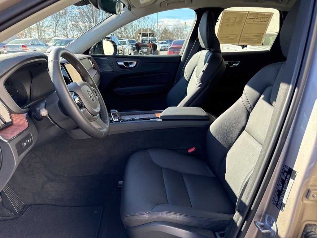 Used 2024 Volvo XC60 T8 Plus w/ Protection Package Premier image 21