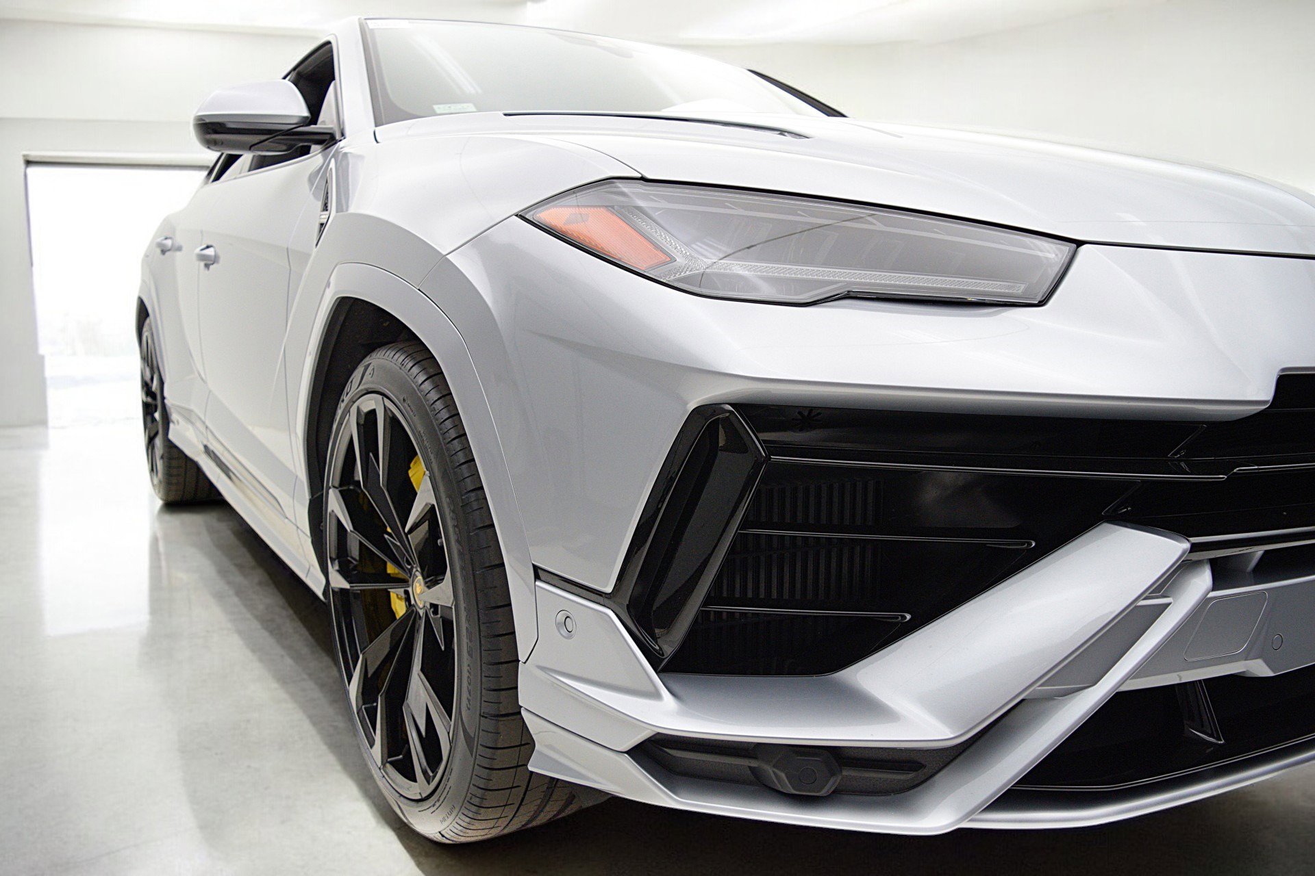 Used 2023 Lamborghini Urus S AWD/4WD image 13