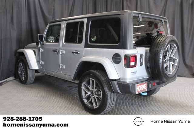 Used 2024 Jeep Wrangler Unlimited AWD/4WD image 15