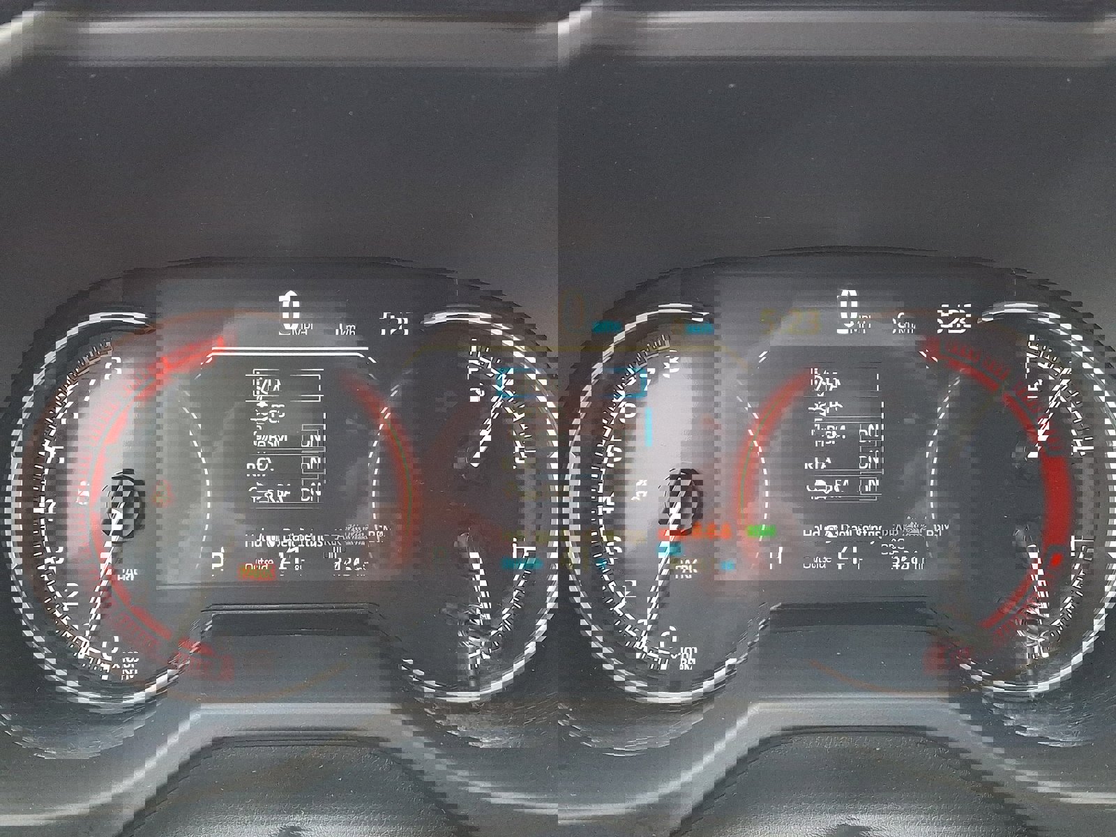 Used 2025 Toyota RAV4 XLE image 19