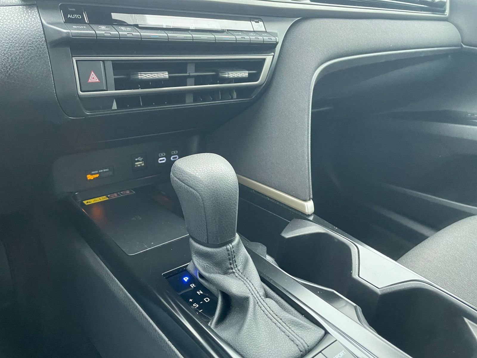 Used 2025 Toyota Camry LE image 41