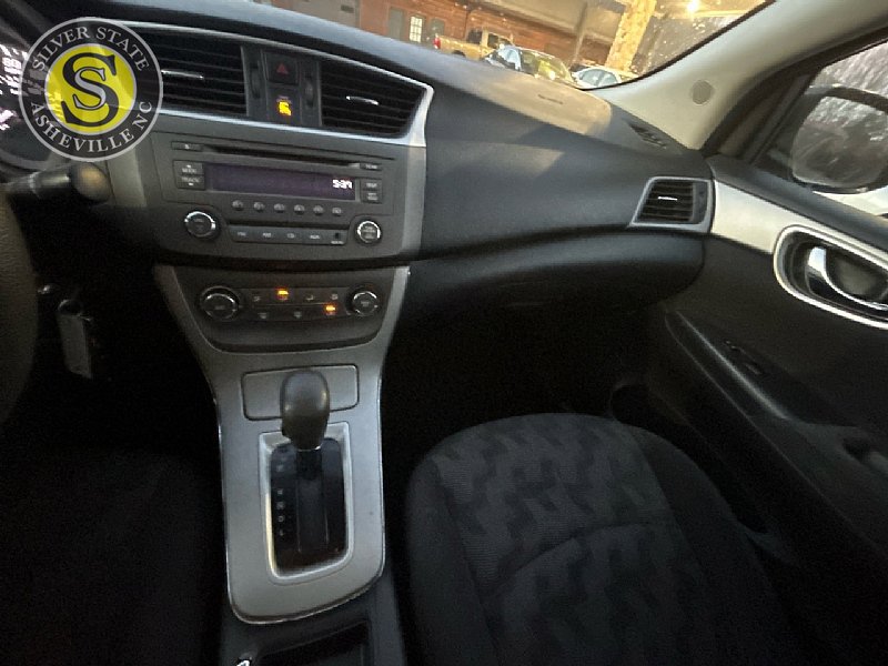 Used 2013 Nissan Sentra SV image 22