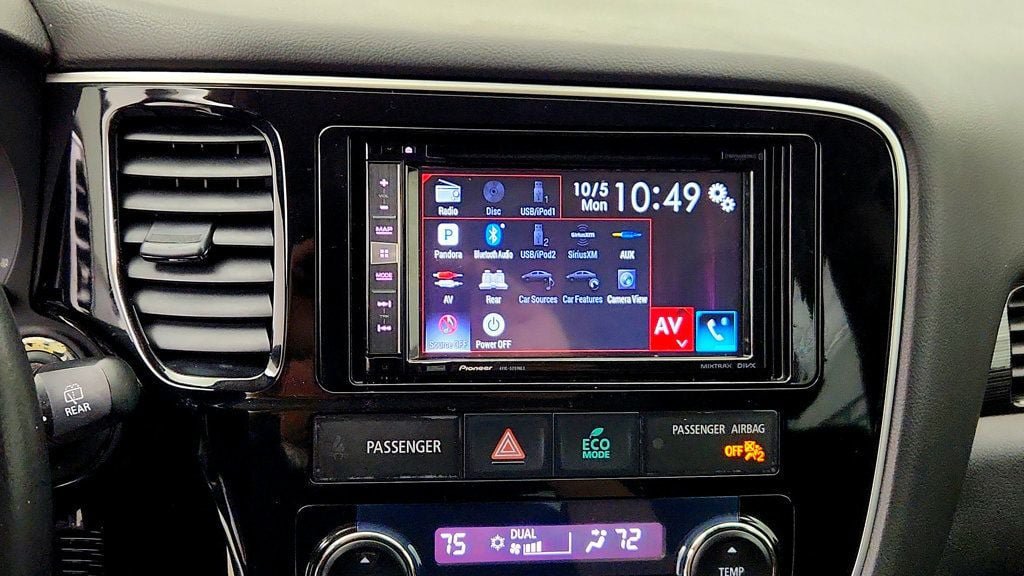 Used 2016 Mitsubishi Outlander GT AWD/4WD image 18
