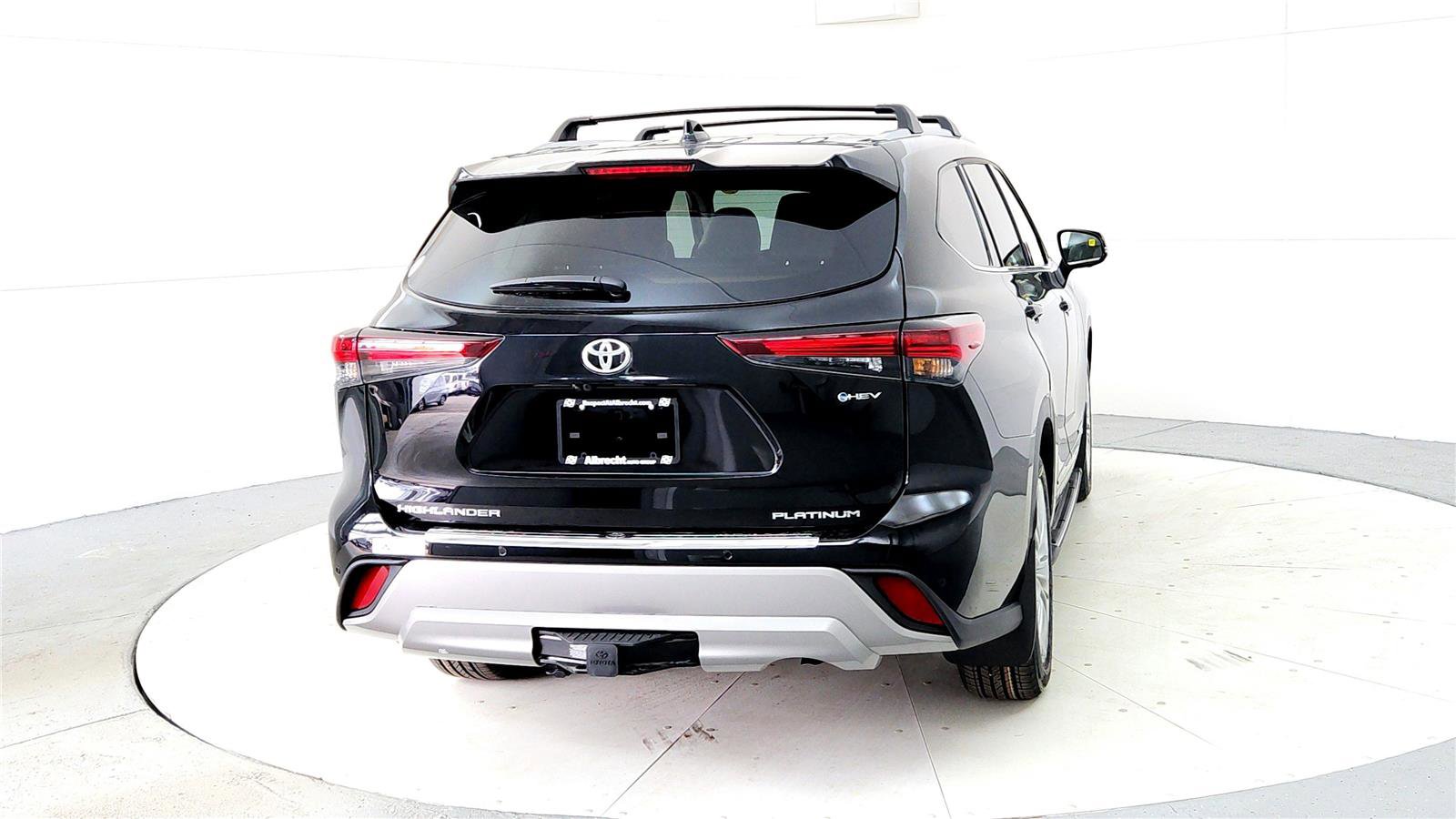 New 2026 Toyota Highlander Platinum image 5