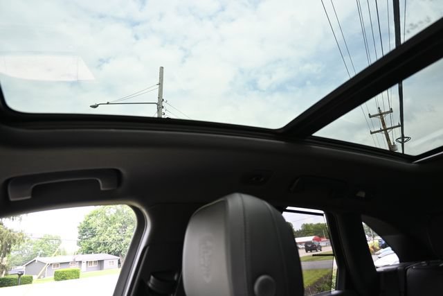 Used 2026 Porsche Macan AWD/4WD image 34