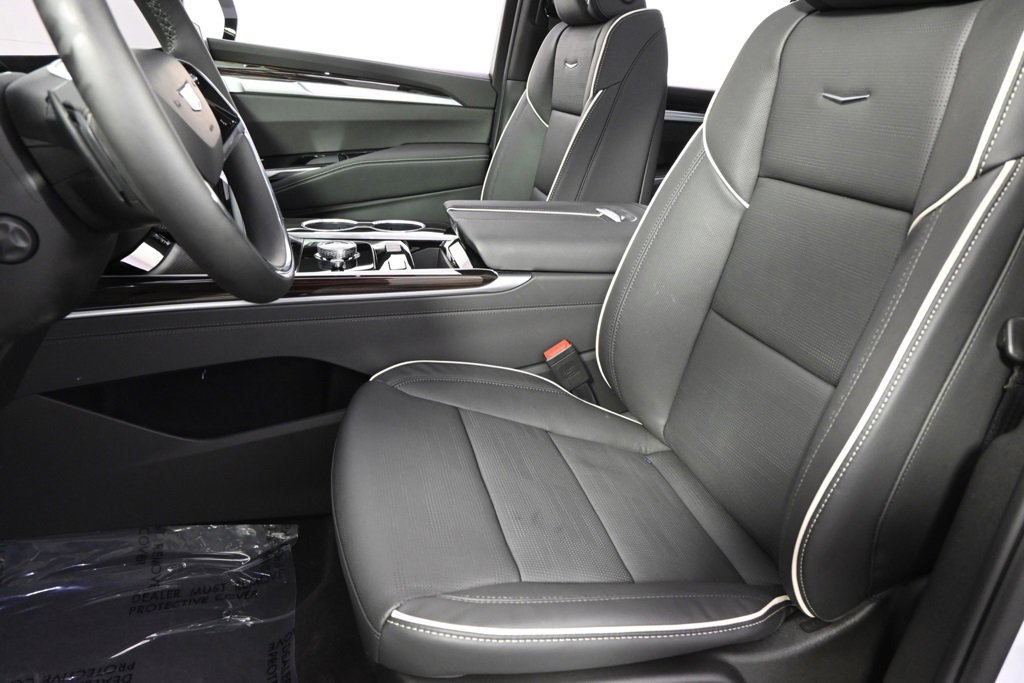 New 2026 Cadillac Escalade Luxury image 13