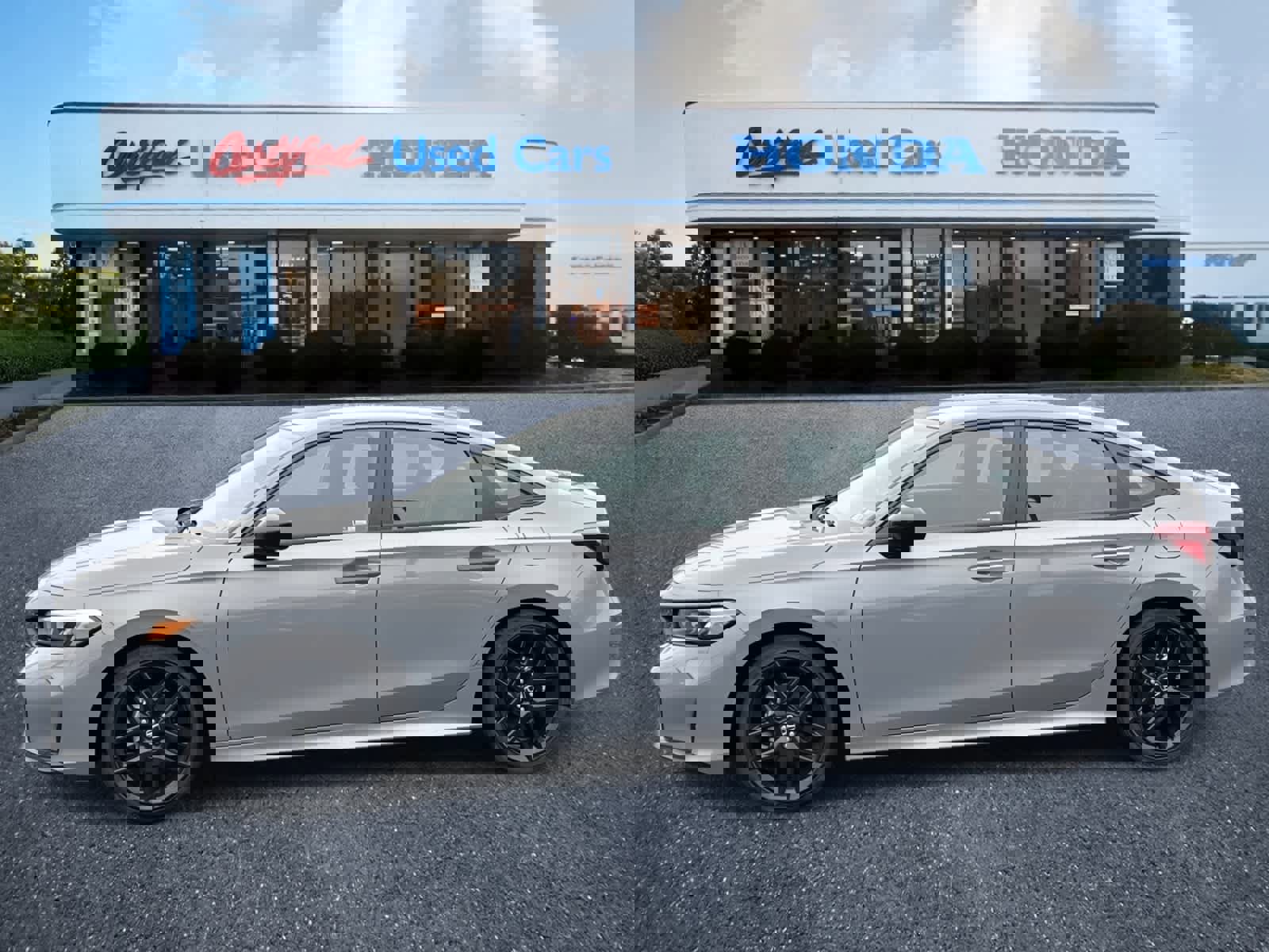 Used 2025 Honda Civic Sport image 2