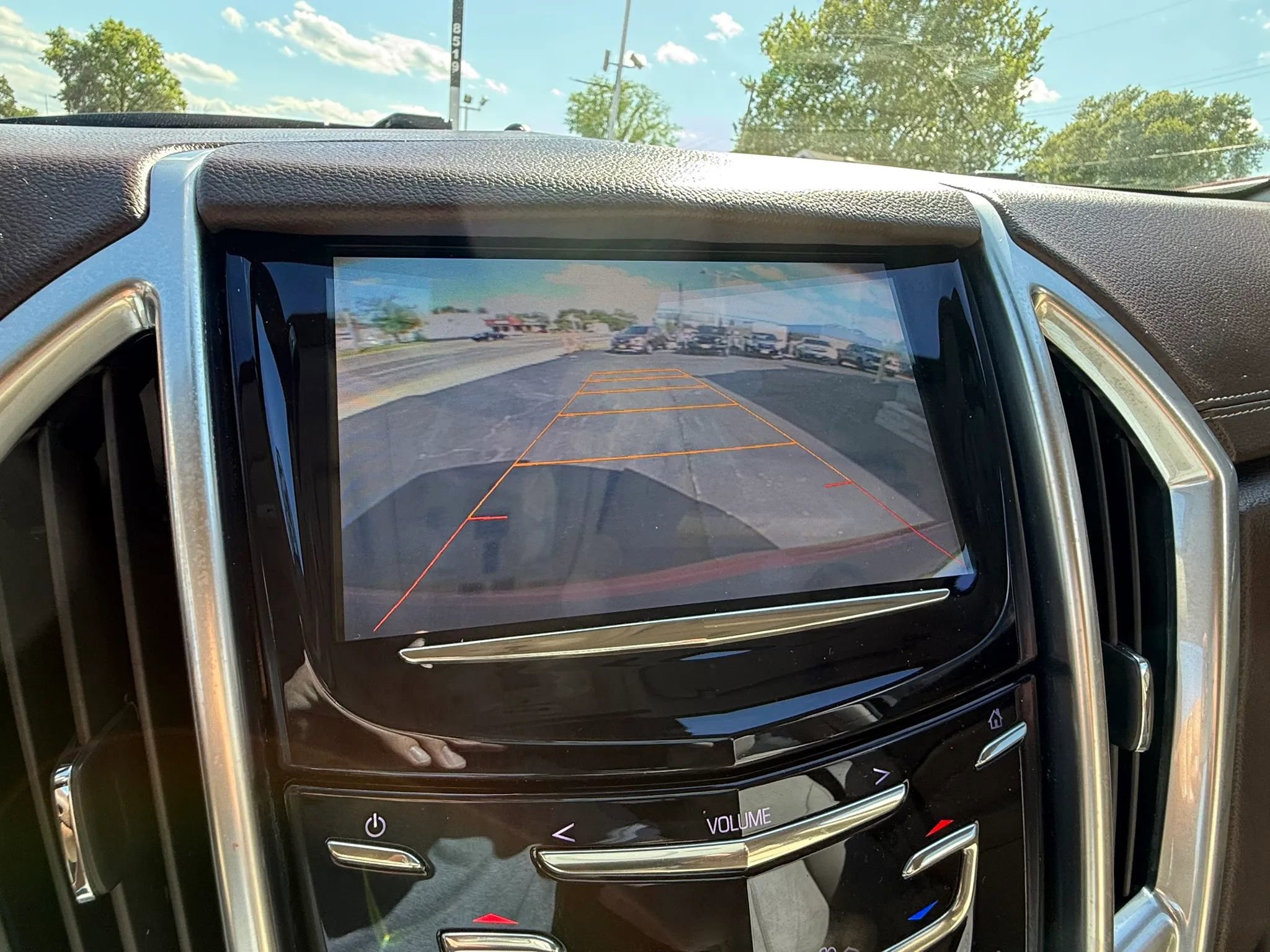 Used 2015 Cadillac SRX Luxury w/ Driver Awareness Package FWD image 24