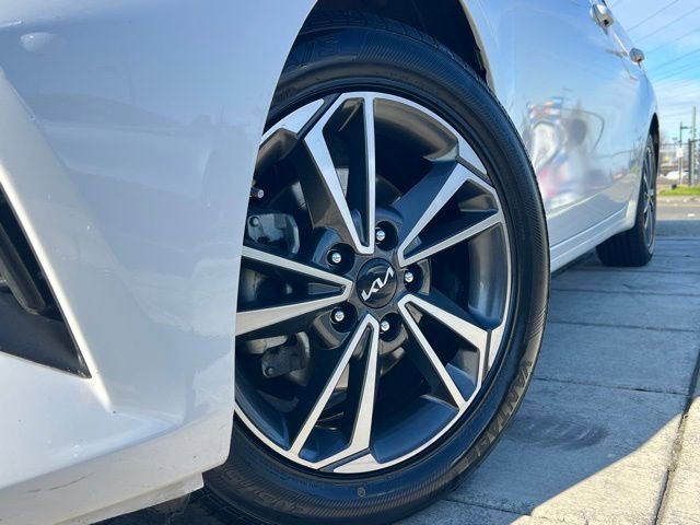 Used 2023 Kia Forte LXS image 2