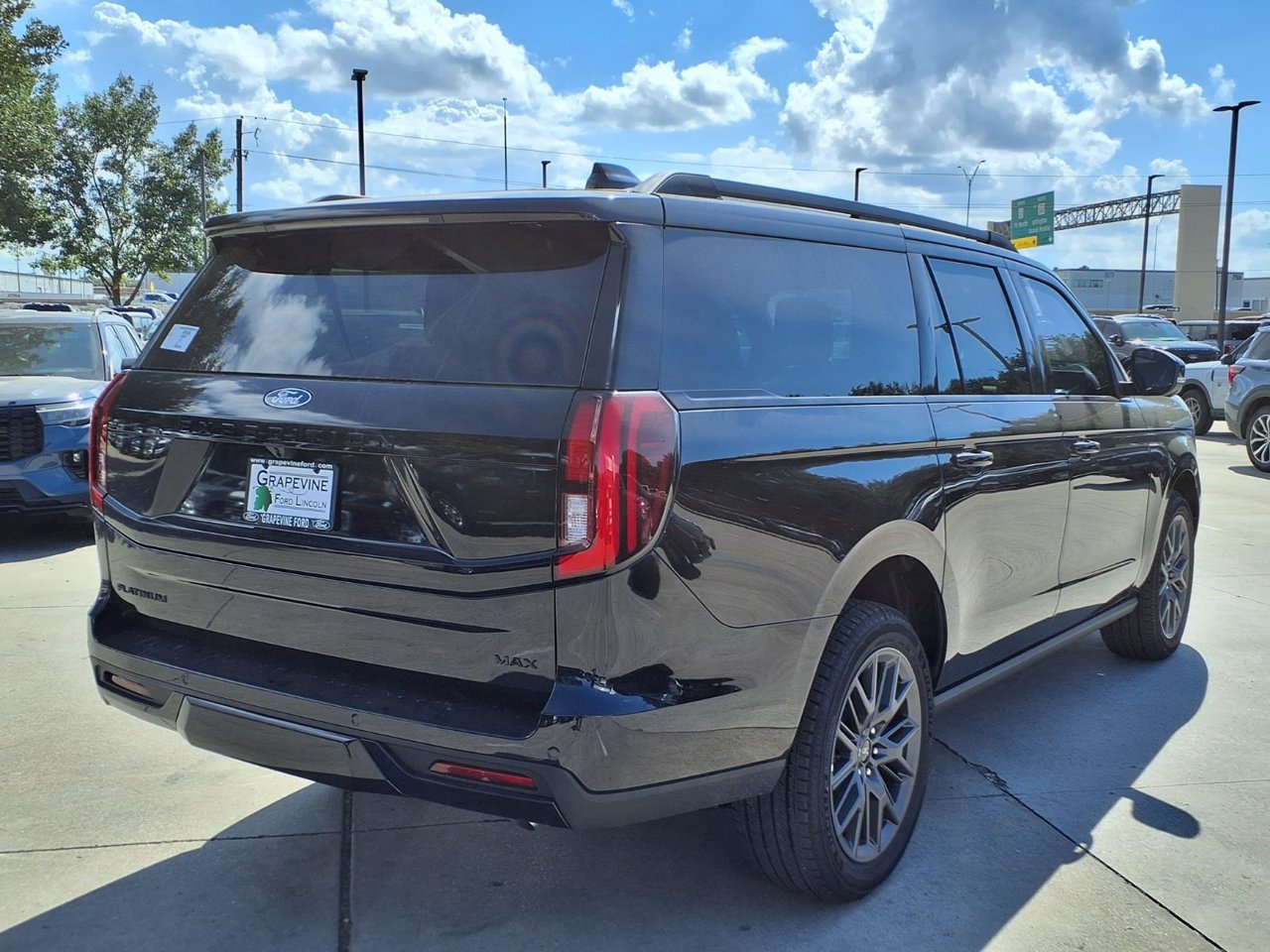 New 2027 Ford Expedition Max Platinum w/ Stealth Appearance Package RWD image 4
